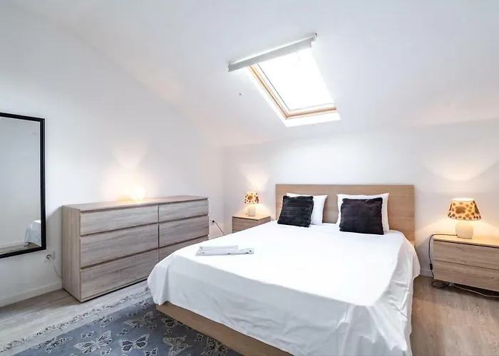 Апартаменти Akicity Pearl Ii